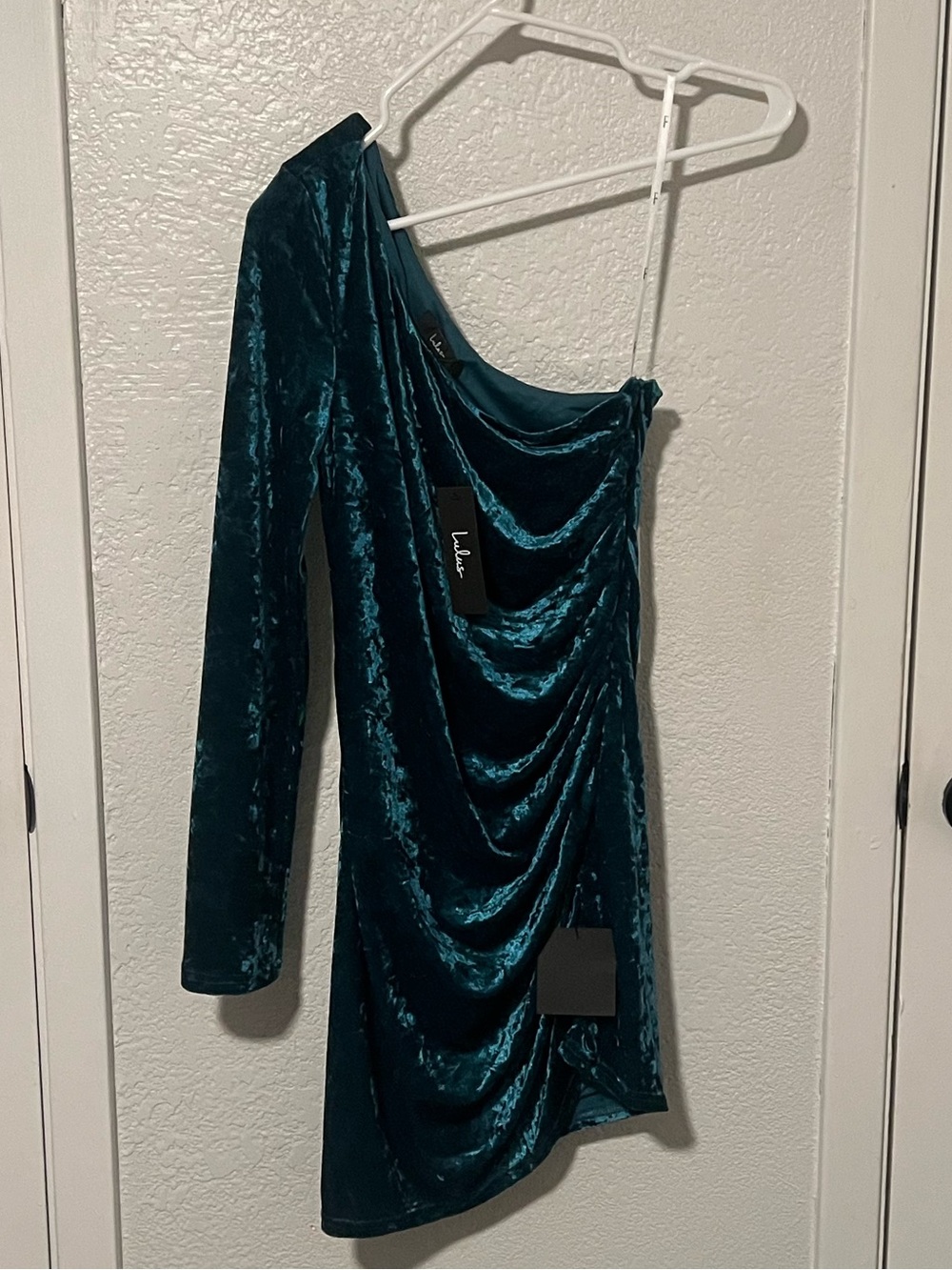 Lulu's Emerald One-Shoulder Velvet Mini Dress